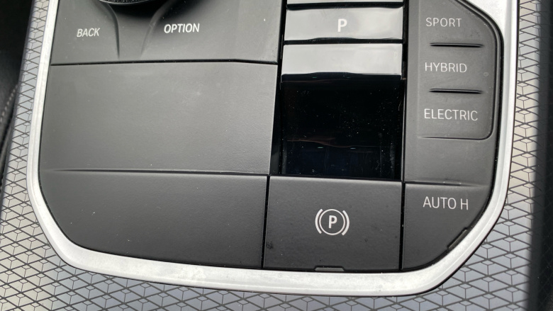 BMW 3 Series 330e M Sport 4dr Step Auto [Pro Pack] Saloon